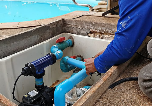 Manutenção de piscinas e decks